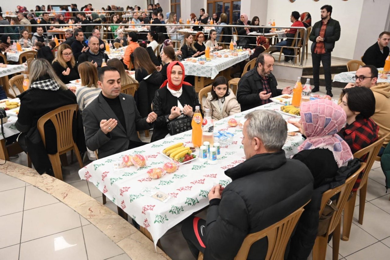 Biga Belediyesi ailesi iftarda bir araya geldi