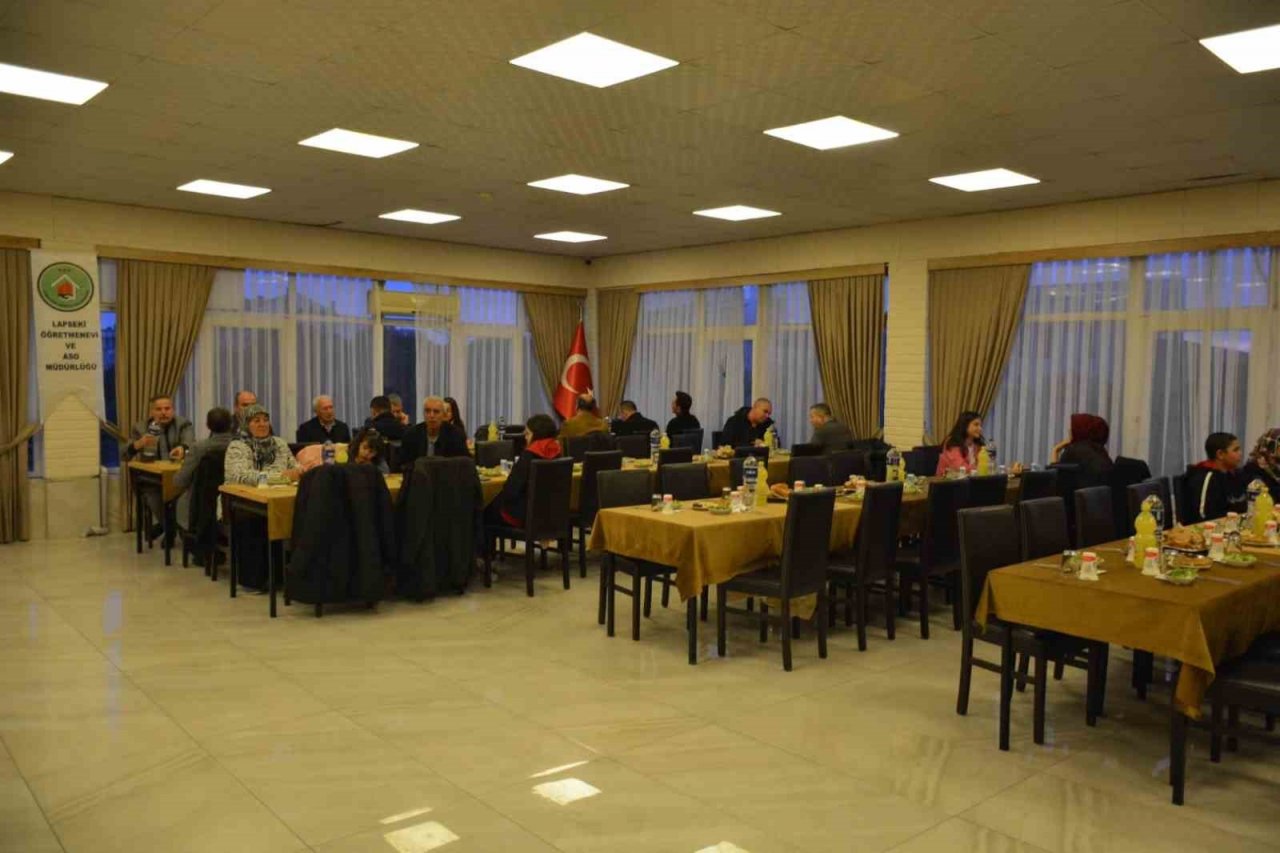 Lapseki’de kardeşlik iftarı düzenlendi
