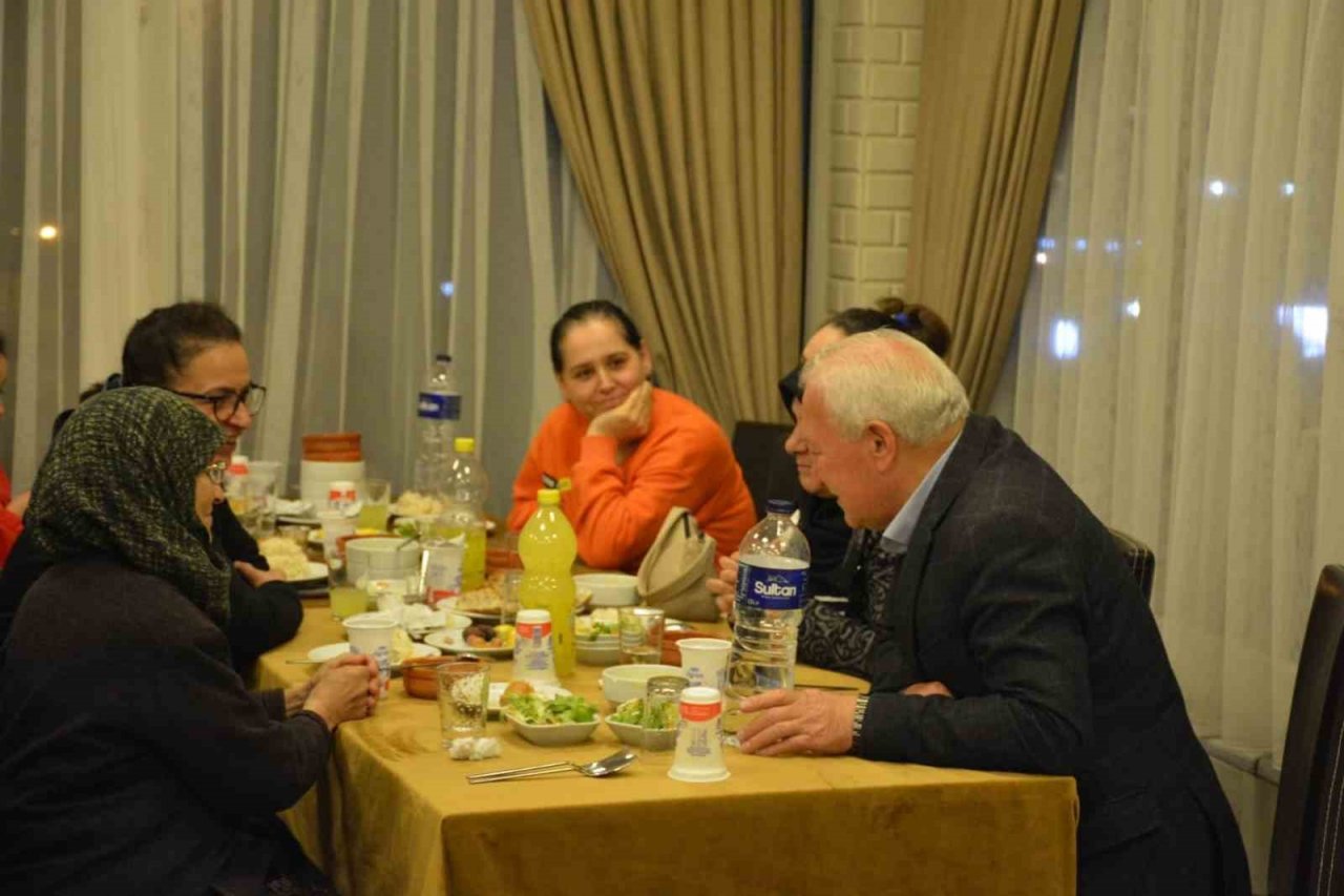 Lapseki’de kardeşlik iftarı düzenlendi