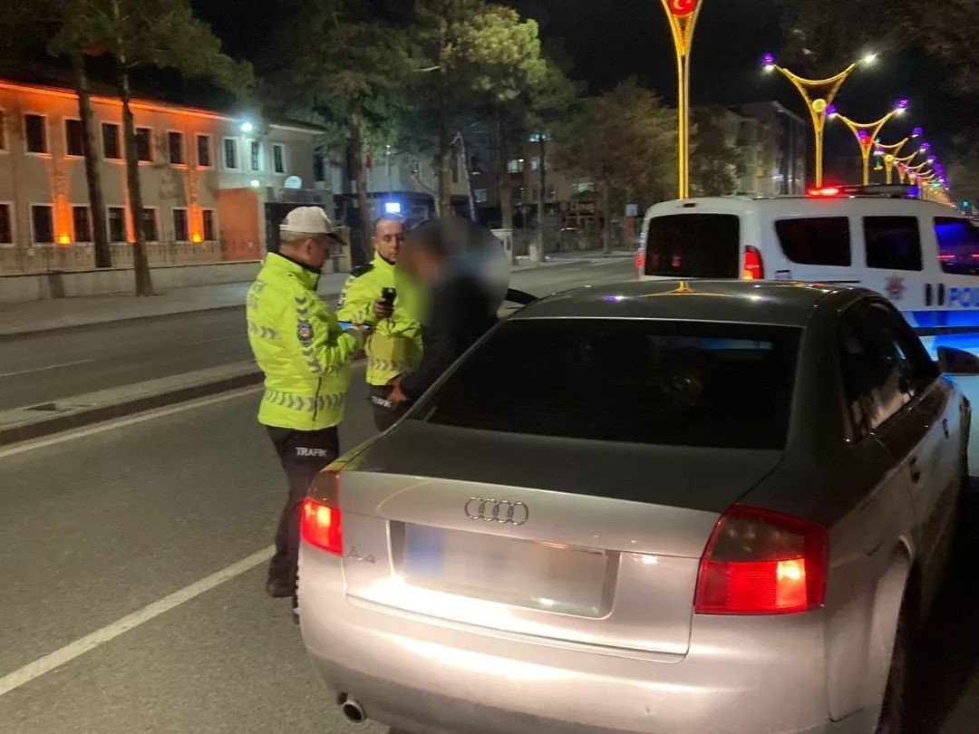 Erzincan’da 24 araç sürücüsüne 45 bin 367 lira ceza kesildi