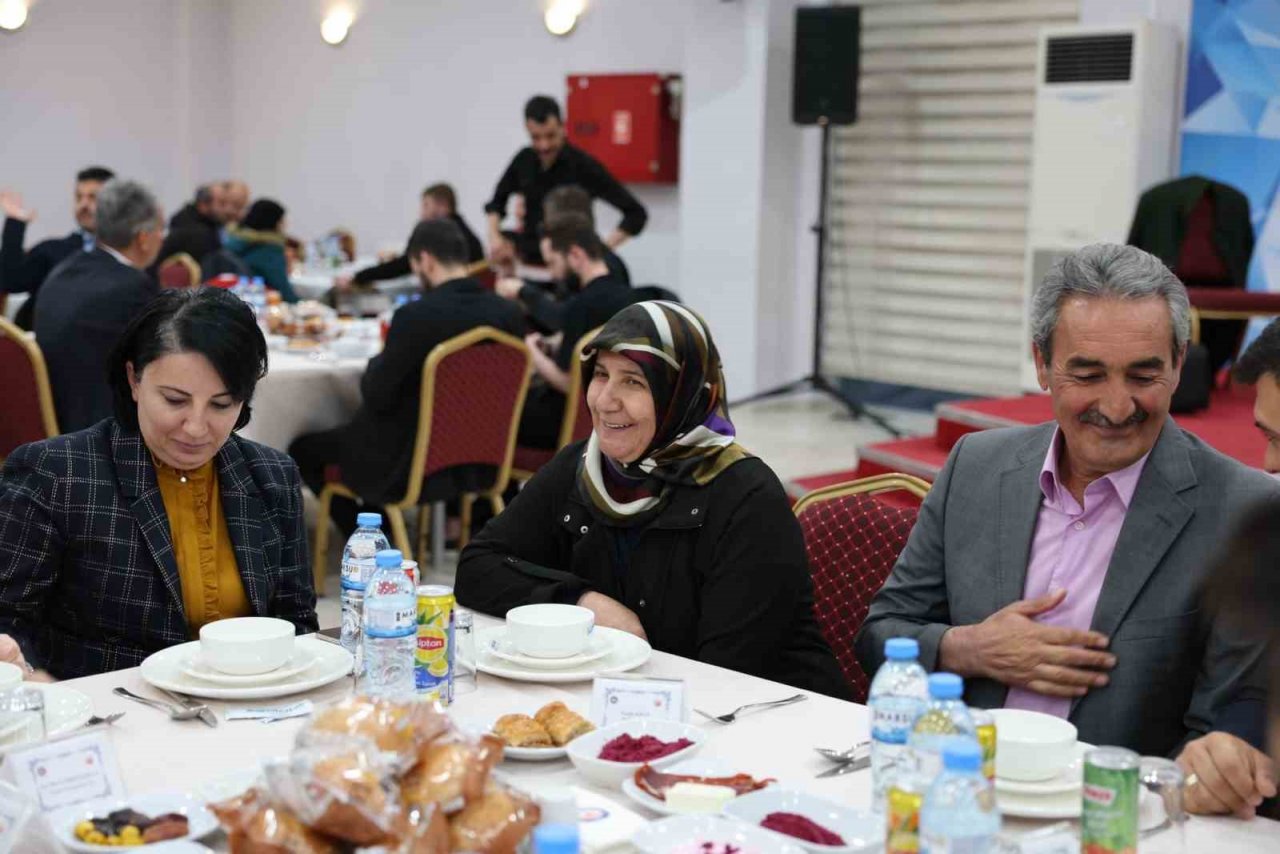 Hacılar’da şehit aileleri, gaziler ve depremzedeler iftarda buluştu