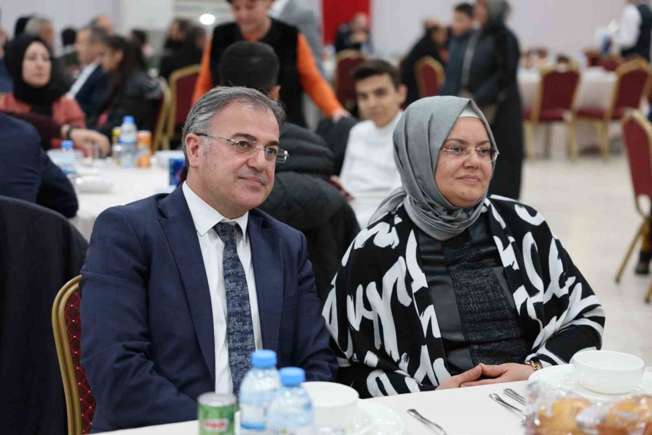 Hacılar’da şehit aileleri, gaziler ve depremzedeler iftarda buluştu