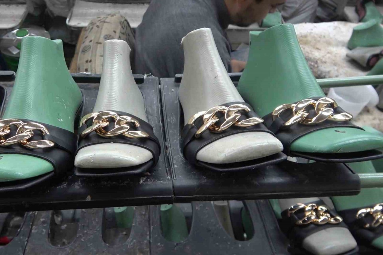 Türkiye’de ikinci sırada, günde 30 bin çift ayakkabı üretiliyor