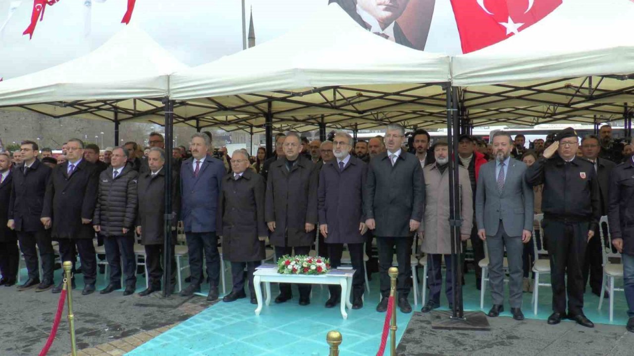 Başkan Büyükkılıç, 12 adet yeni otobüsü tanıttı