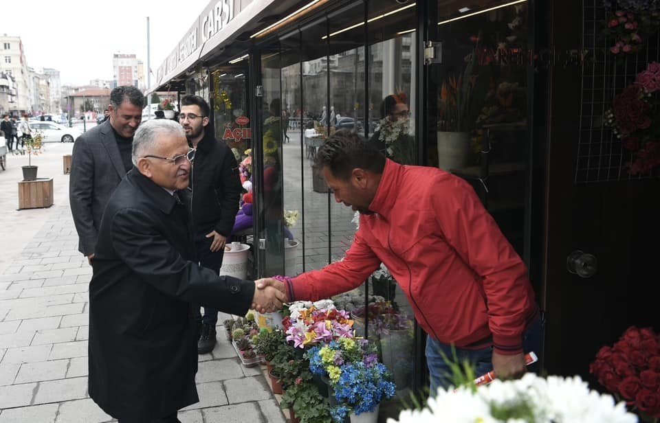 Başkan Büyükkılıç’tan esnaf ziyareti