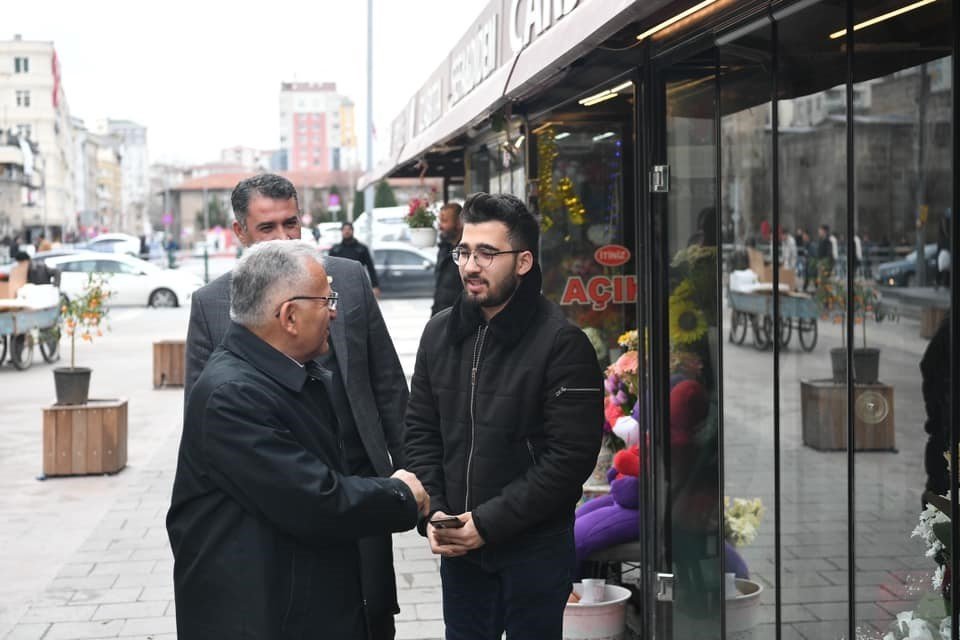 Başkan Büyükkılıç’tan esnaf ziyareti