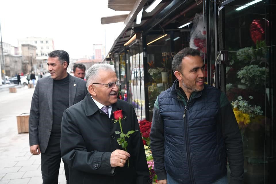 Başkan Büyükkılıç’tan esnaf ziyareti