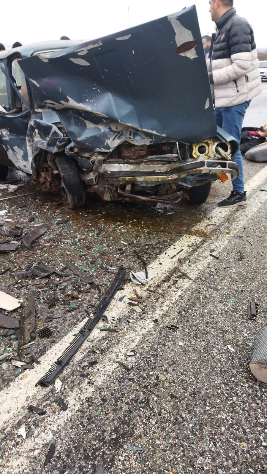 2 otomobilin kafa kafaya çarpıştığı kazada 1 kişi hayatını kaybetti