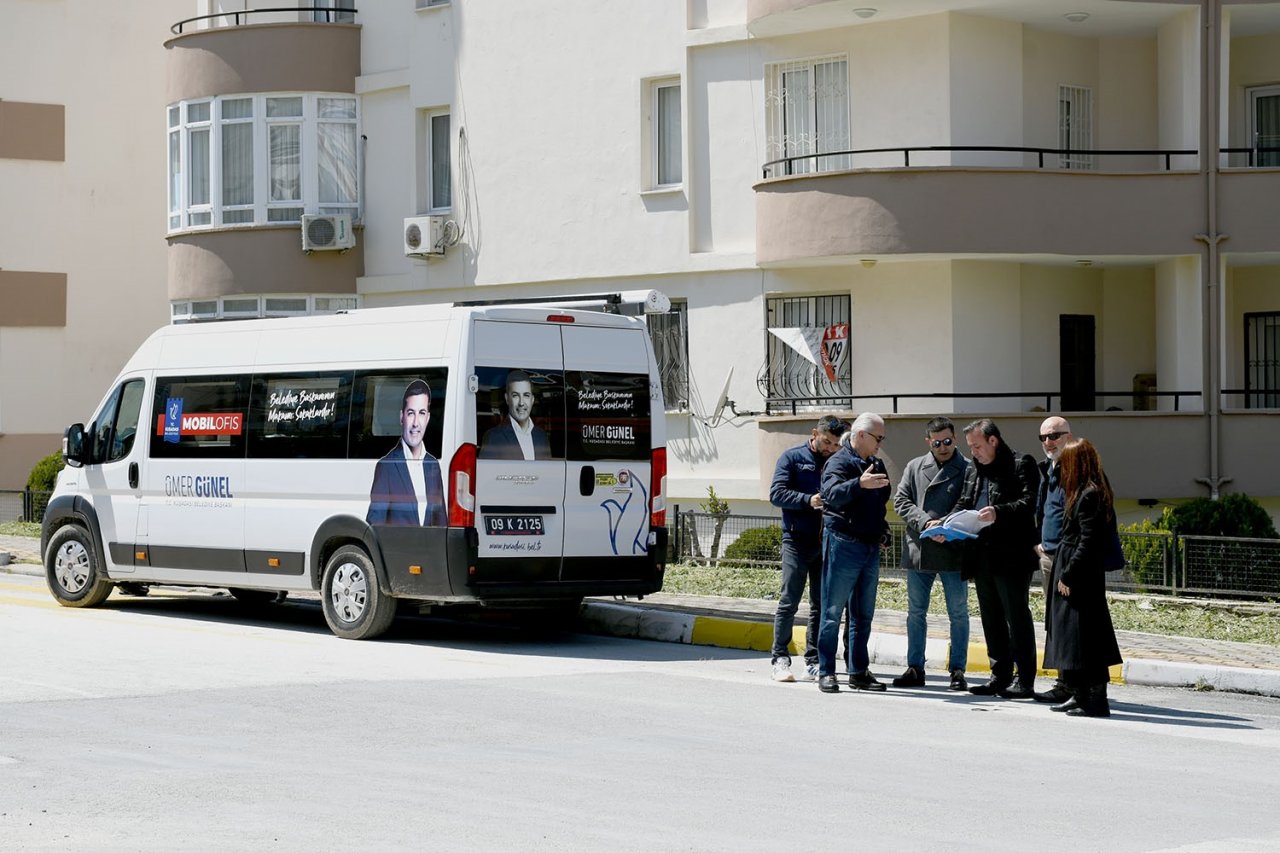 Kuşadası’nda park ve kavşakları heykeller süsleyecek