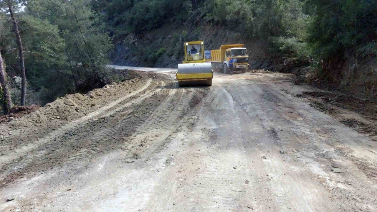 Milas’ta 473 Km yol çalışması yaptı