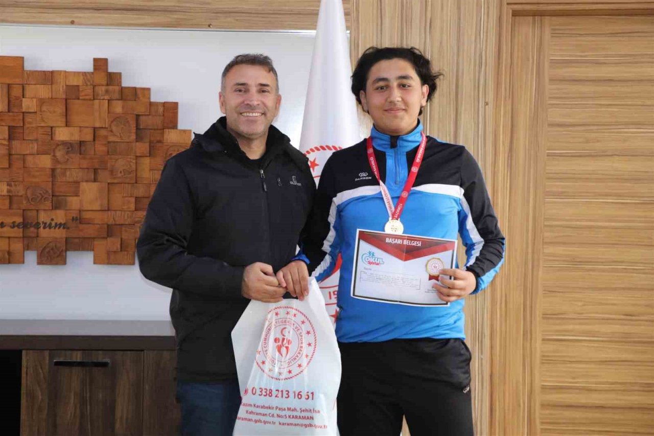 Şampiyon judocu mutluluğunu il müdürü ile paylaştı