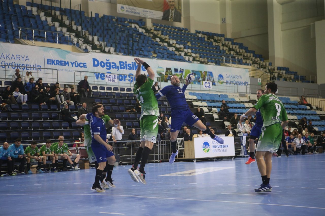 Büyükşehir hentbol Nilüfer Belediyesi’ni mağlup etti