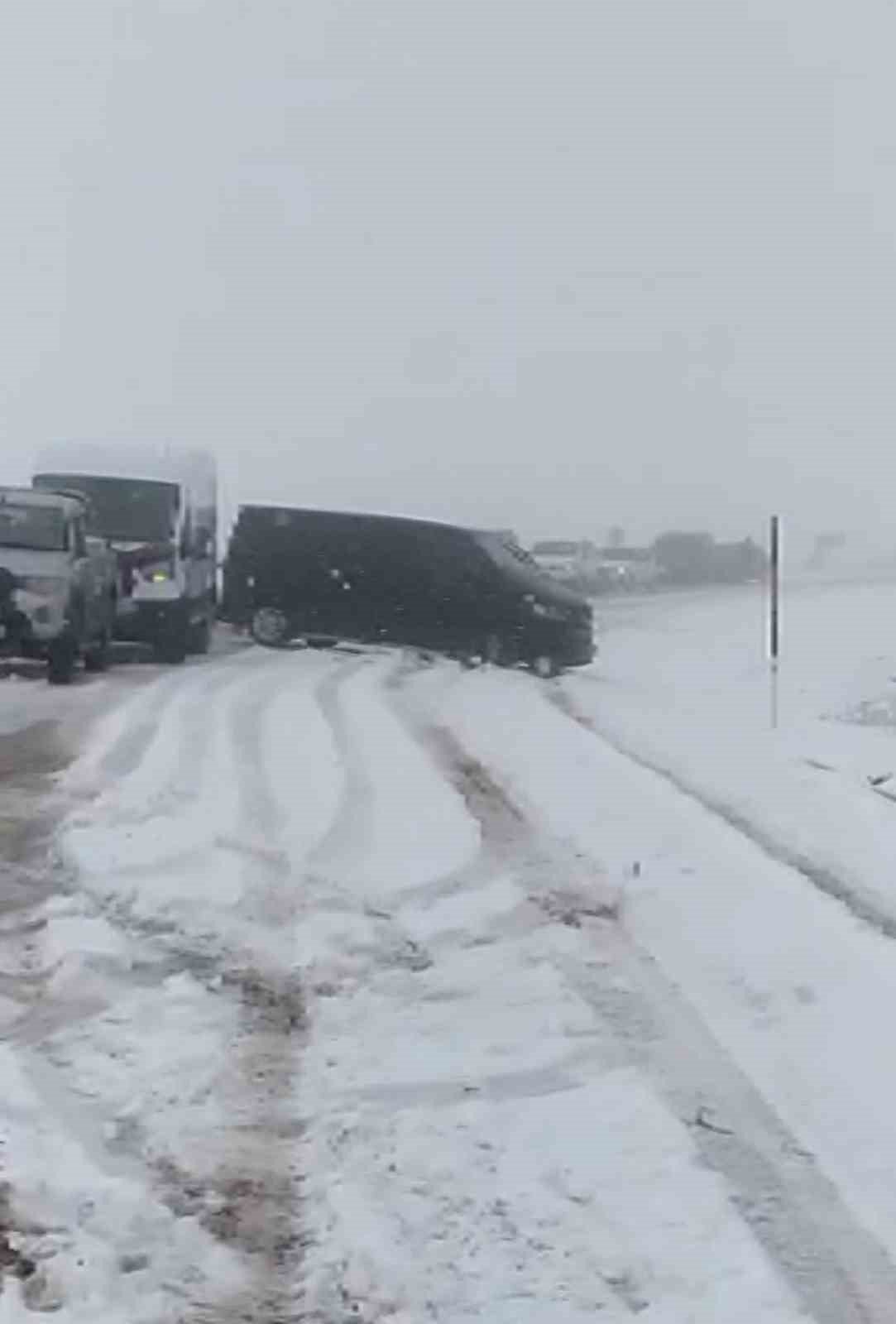 Nisan karı yolda bıraktı