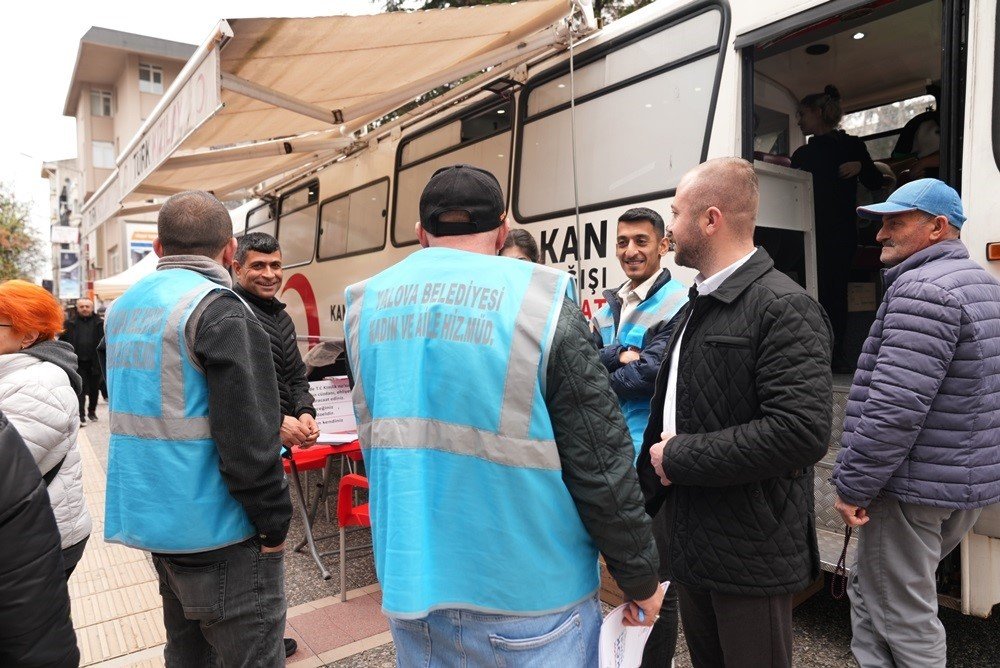 Yalova Belediyesi çalışanlarından kök hücre için kan bağışı