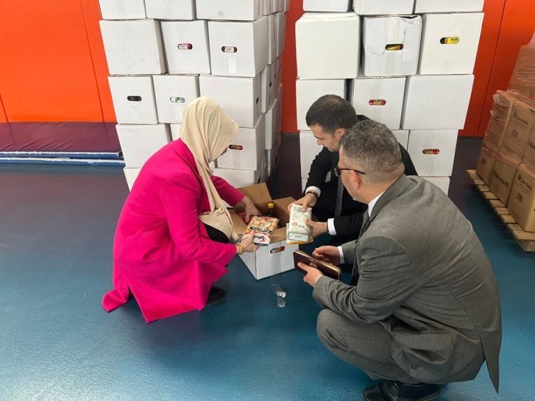 Köy güzelleştirme derneği üyelerinden afet bölgesine gıda yardımı