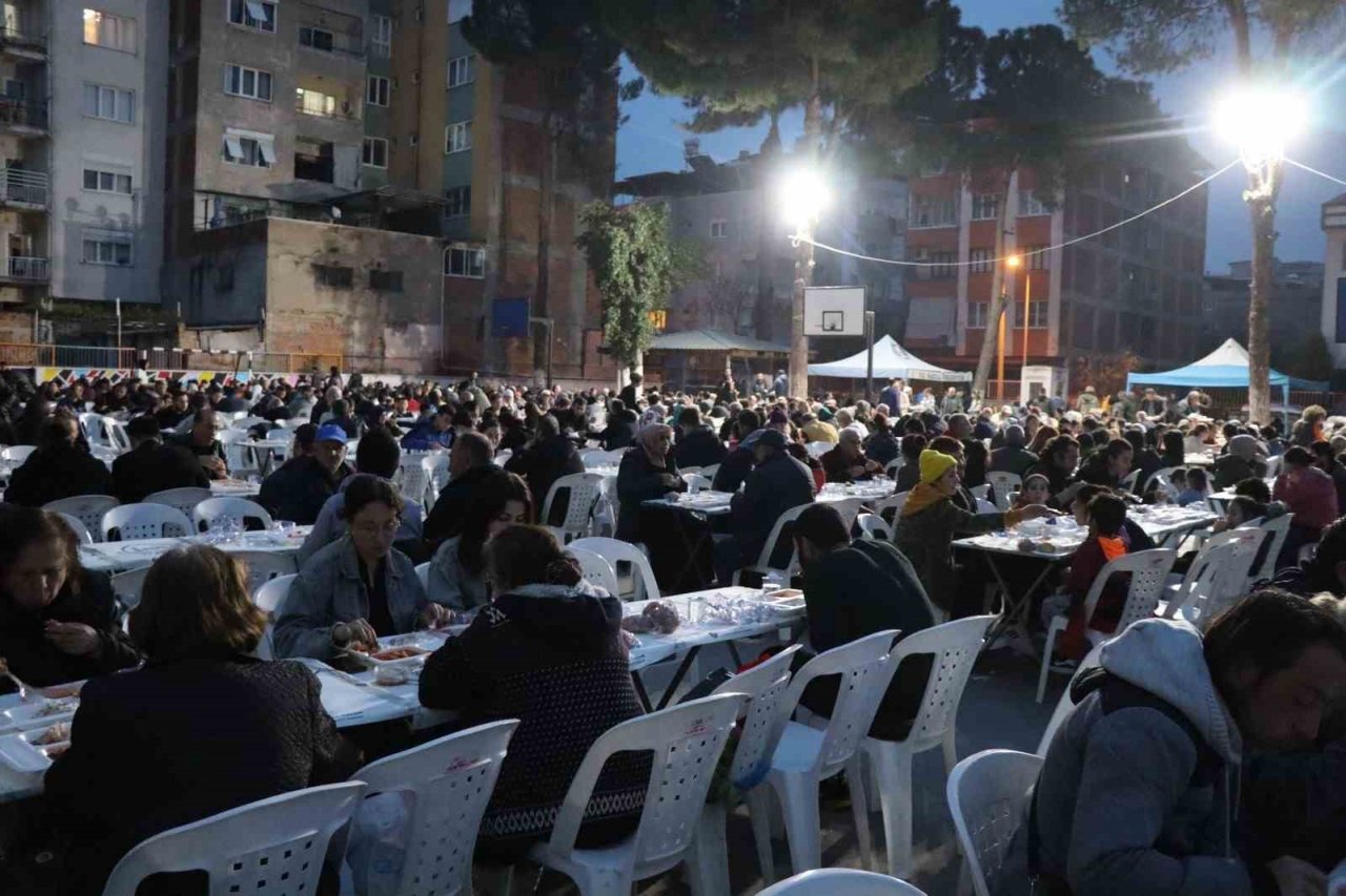 Nazilli Karaçay’da 3 bin kişi iftar sofrasında buluştu