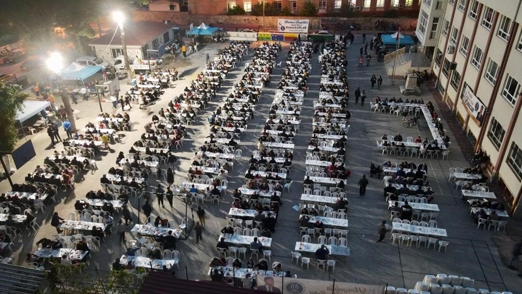 Nazilli Karaçay’da 3 bin kişi iftar sofrasında buluştu