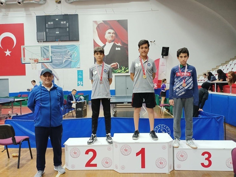 Hızlı raketler, madalyalarına kavuştu