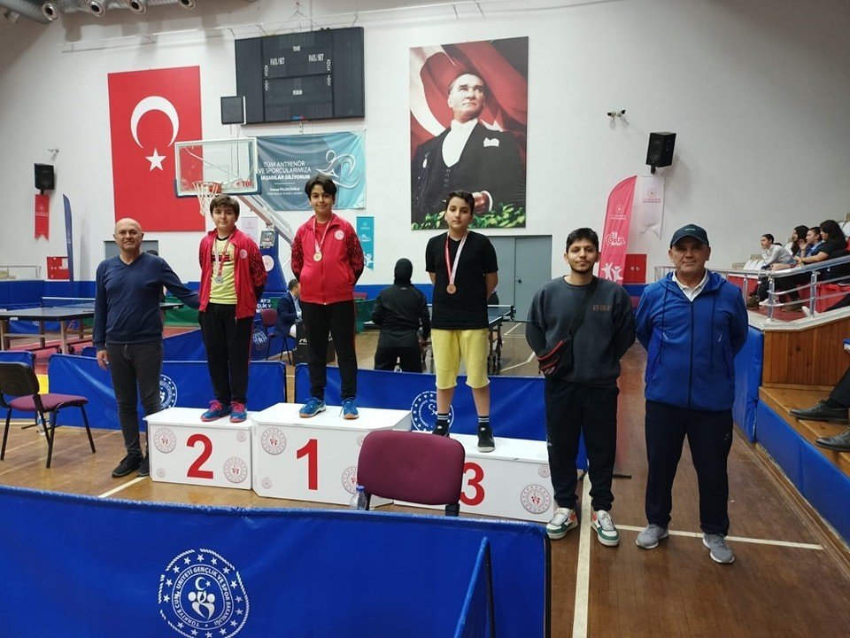 Hızlı raketler, madalyalarına kavuştu