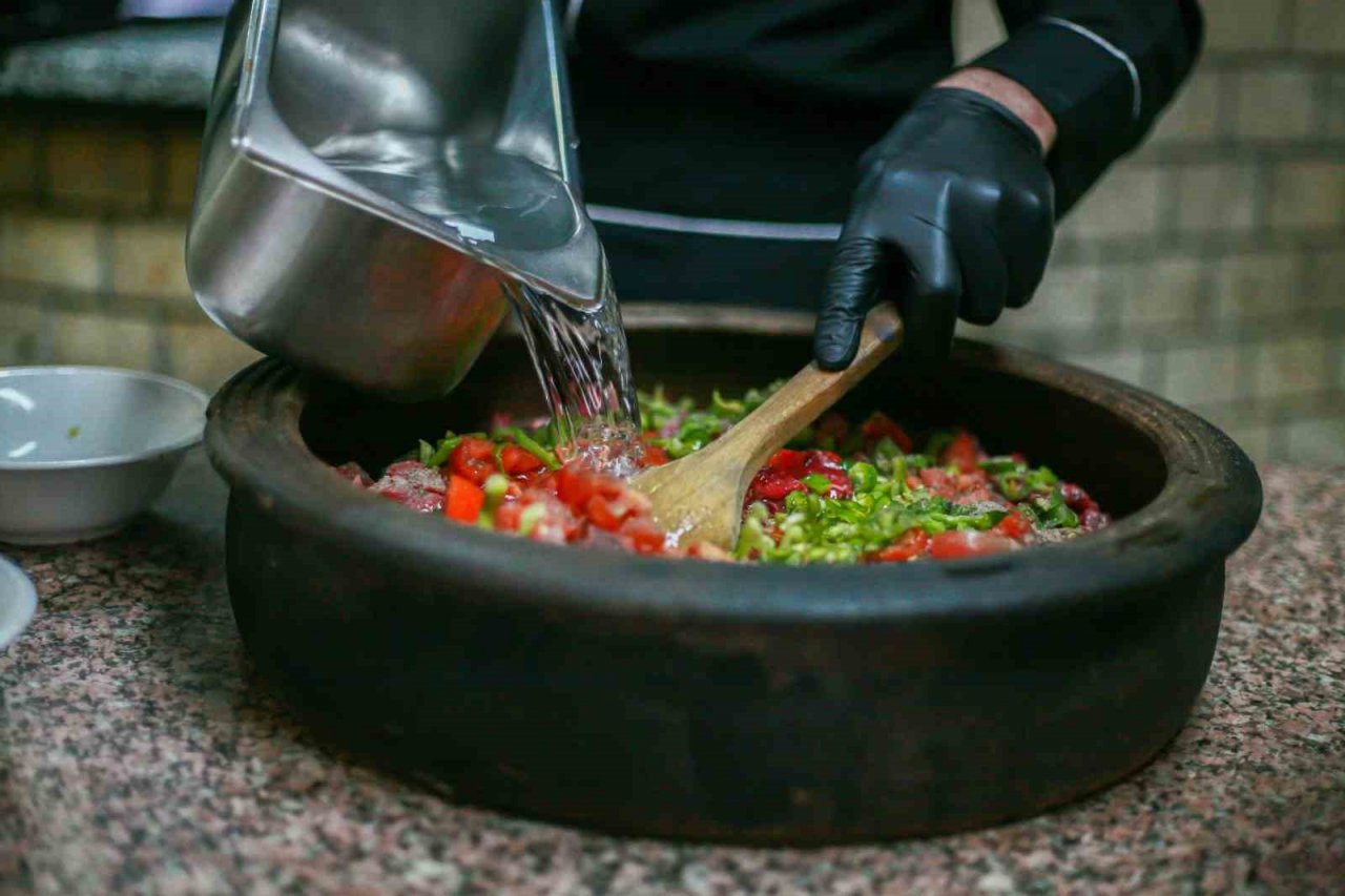 Beypazarı’nın eşsiz lezzetleri iftar sofralarının vazgeçilmezi oluyor