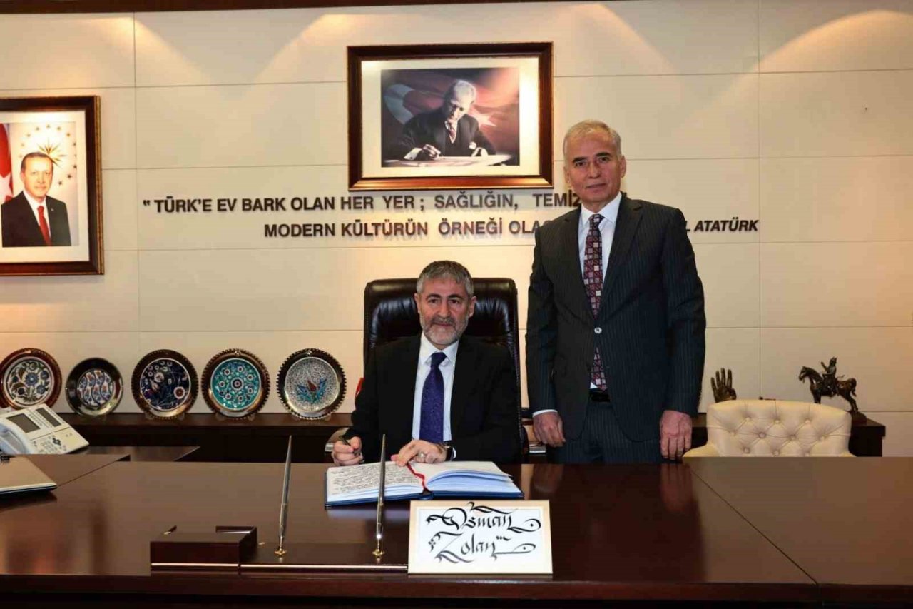 Hazine ve Maliye Bakanı Nebati, Denizli programına Büyükşehirden başladı