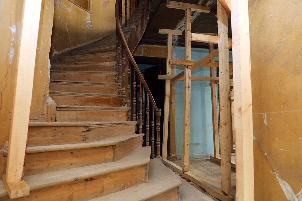 Bursa’da restorasyon çalışmaları sırasında talihsiz kaza: 2 yaralı