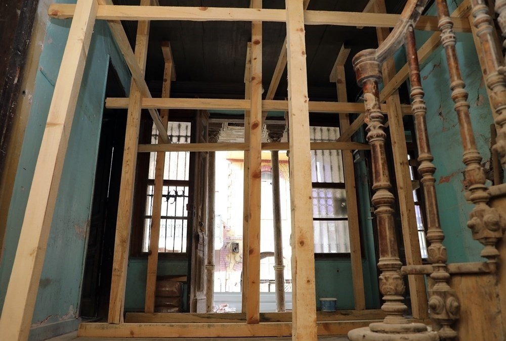 Bursa’da restorasyon çalışmaları sırasında talihsiz kaza: 2 yaralı