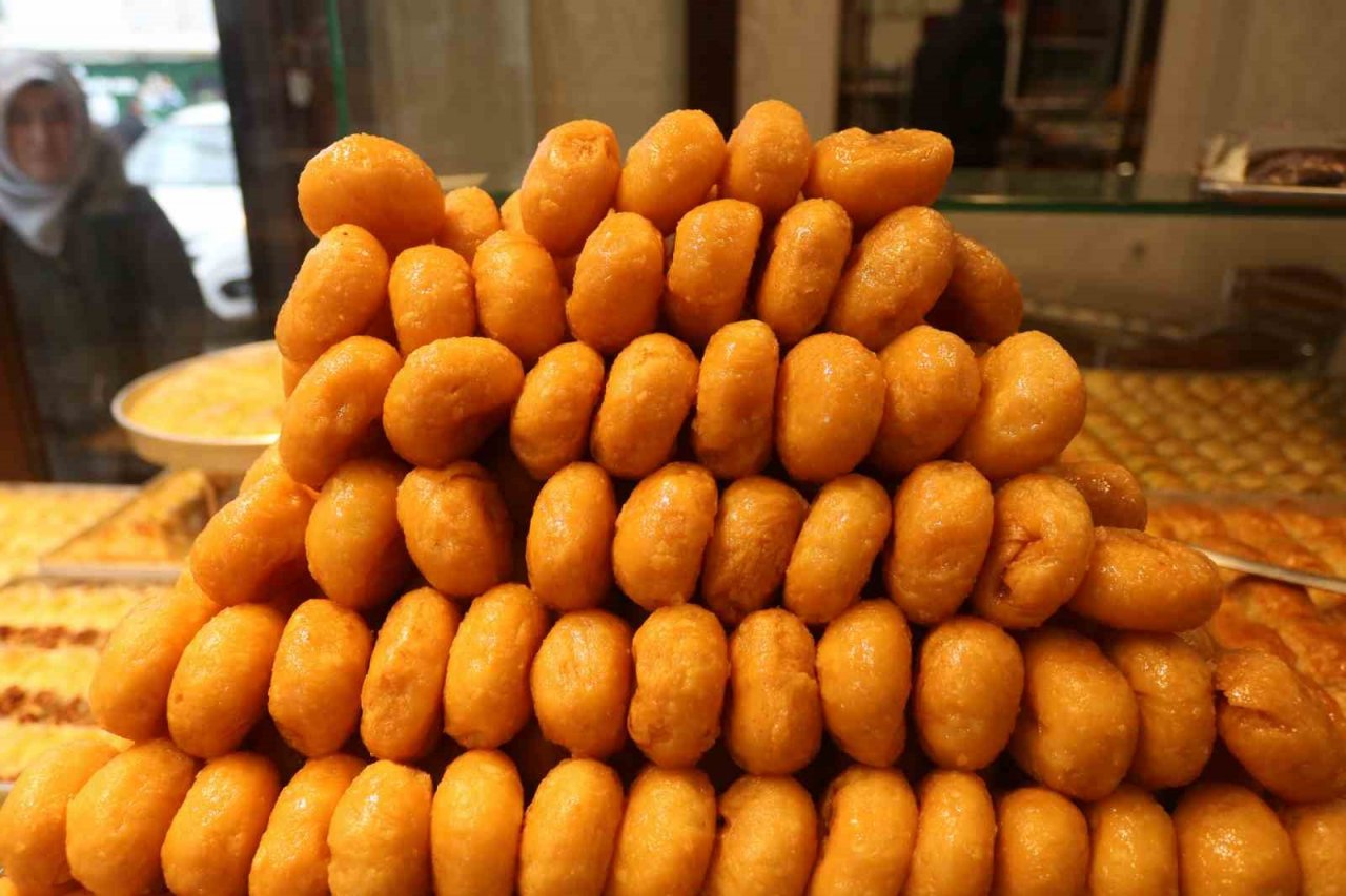 Aile sırrı olarak saklanan tarifiyle bu tatlı sadece ramazan ayında yapılıyor