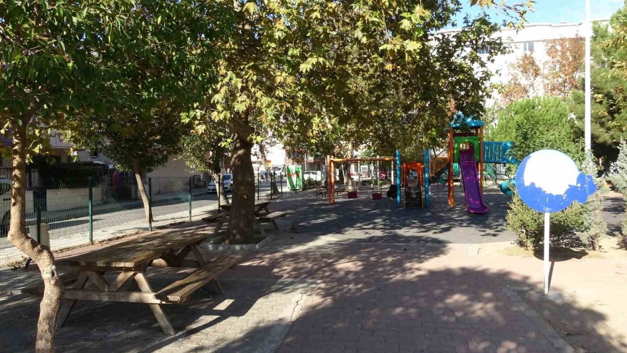 İpek Kürşat cinayeti öncesi şüpheliler, otomobil ile parkın çevresinde keşif yapmış