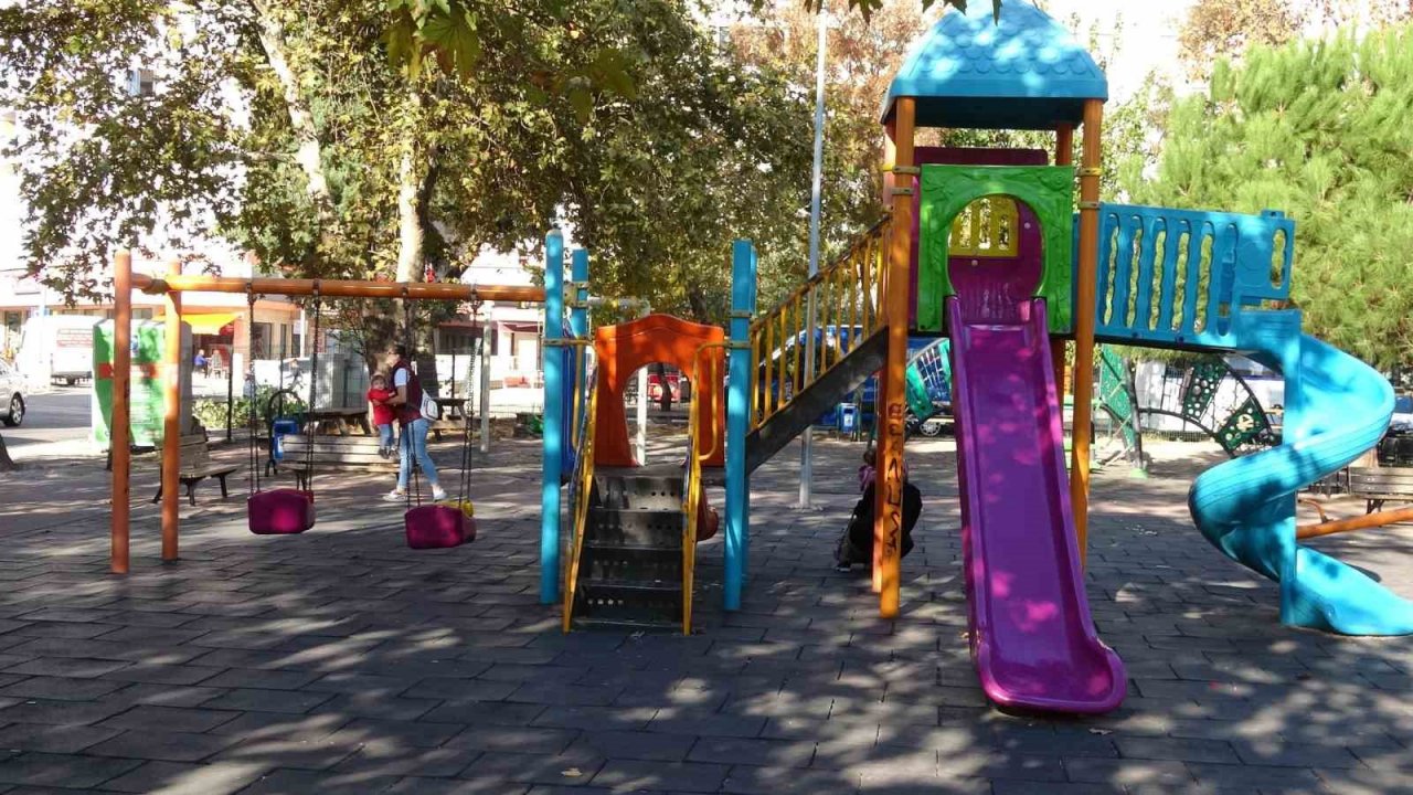 İpek Kürşat cinayeti öncesi şüpheliler, otomobil ile parkın çevresinde keşif yapmış