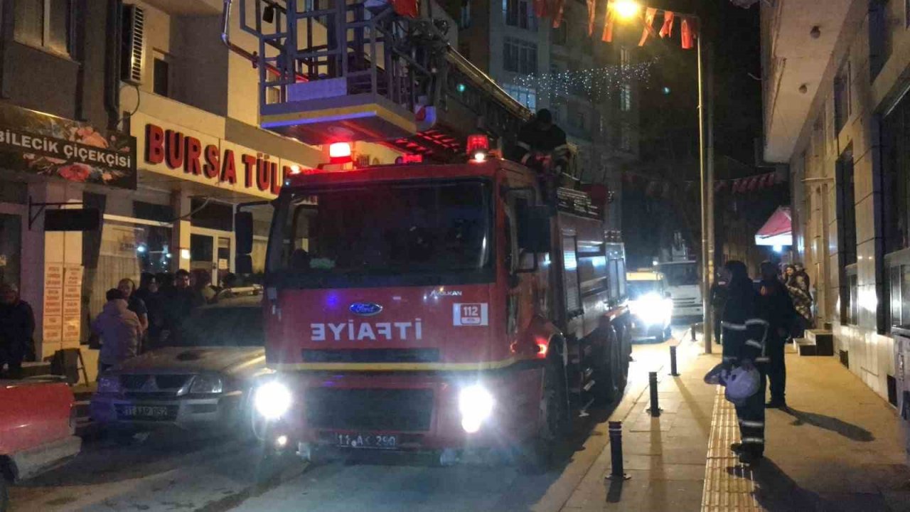 Yangında kedisini kurtarmak için zamanla yarıştı