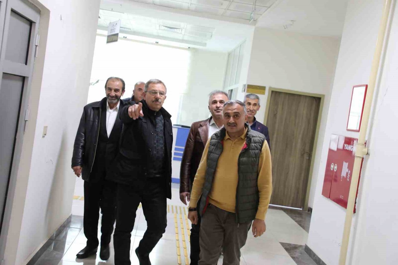 Develi Belediyesi’nden Göksun Belediyesi’ne ‘kardeşlik ziyareti’