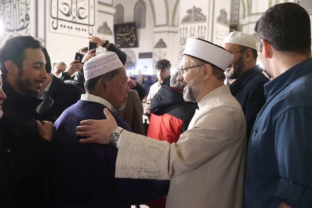 Diyanet İşleri Başkanı Prof. Dr. Ali Erbaş, Bursa Ulu Camii’nde teravih namazı kıldırdı