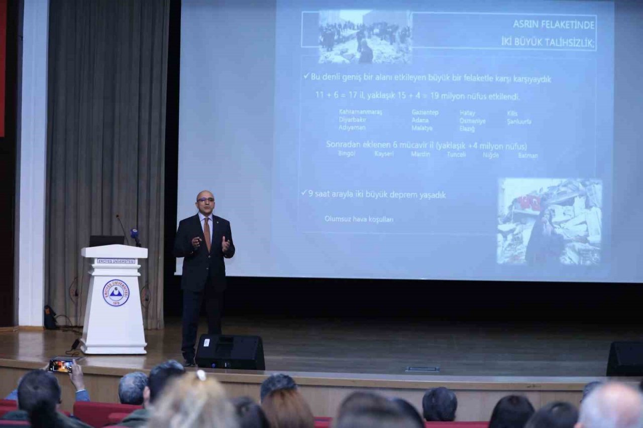 ERÜ’de ‘Deprem Bölgesiyle Tek Yürek ERÜ’ konulu söyleşi düzenlendi