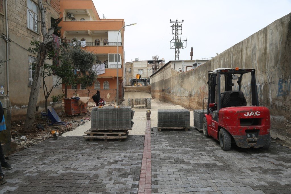 Eyyübiye’de yol çalışmaları hızlandırıldı