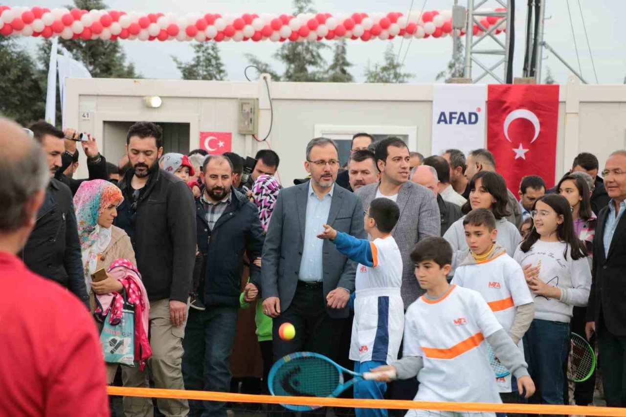 Bakan Kasapoğlu: "Spor, rehabilitasyon açısından önemli bir unsurdur"