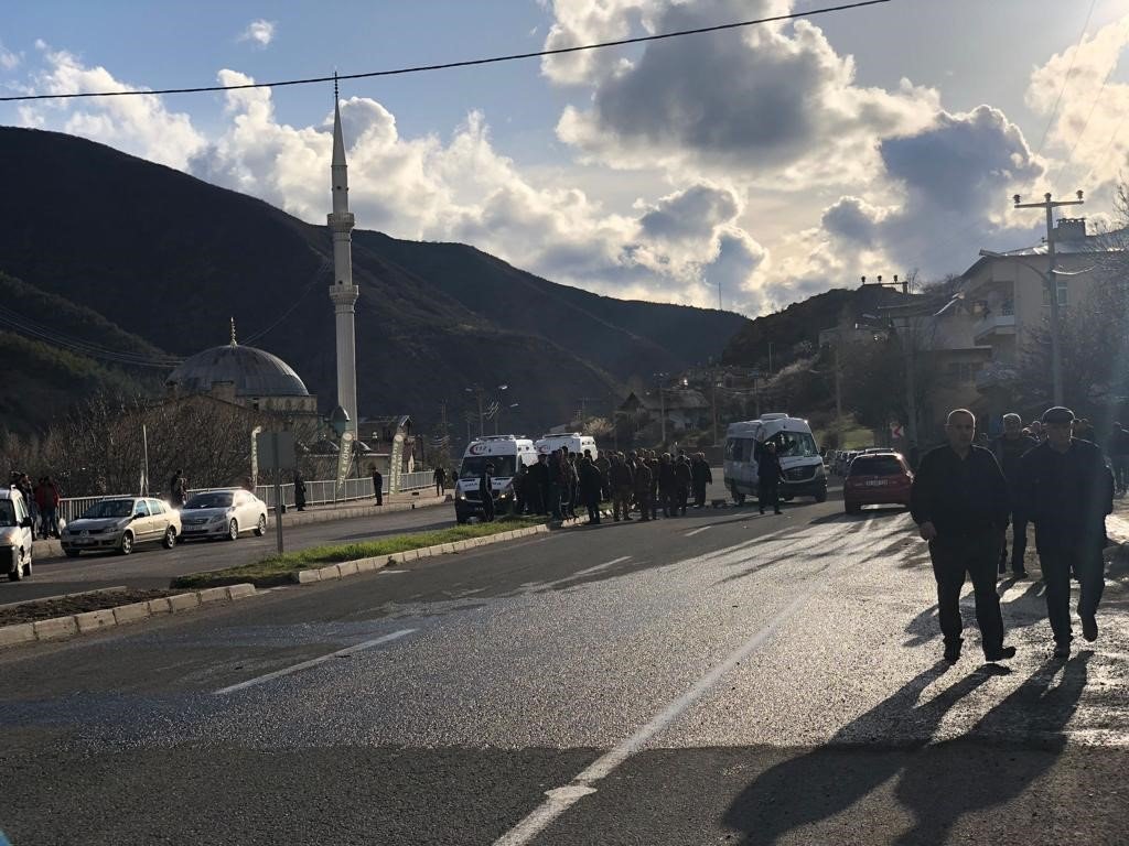 Gümüşhane’de işçi servisi kazası: 1 ölü, 7 yaralı