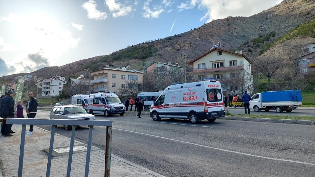 Gümüşhane’de işçi servisi kazası: 1 ölü, 7 yaralı