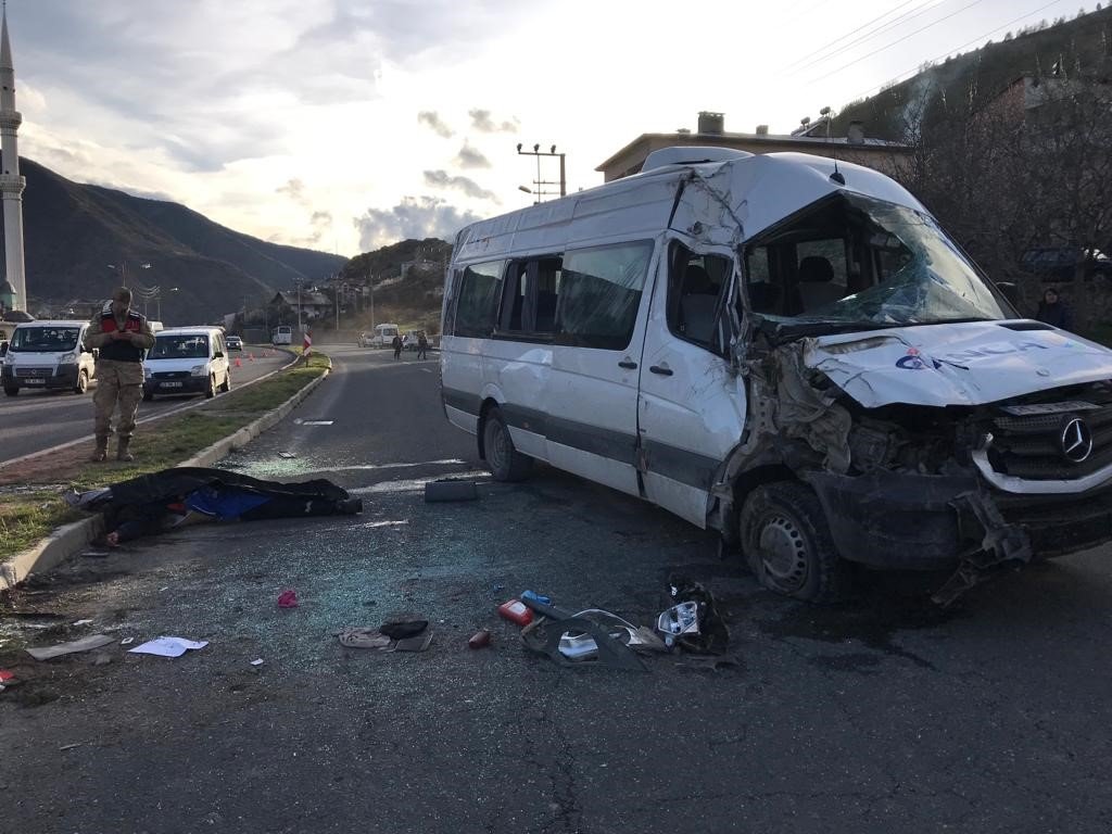 Gümüşhane’de işçi servisi kazası: 1 ölü, 7 yaralı
