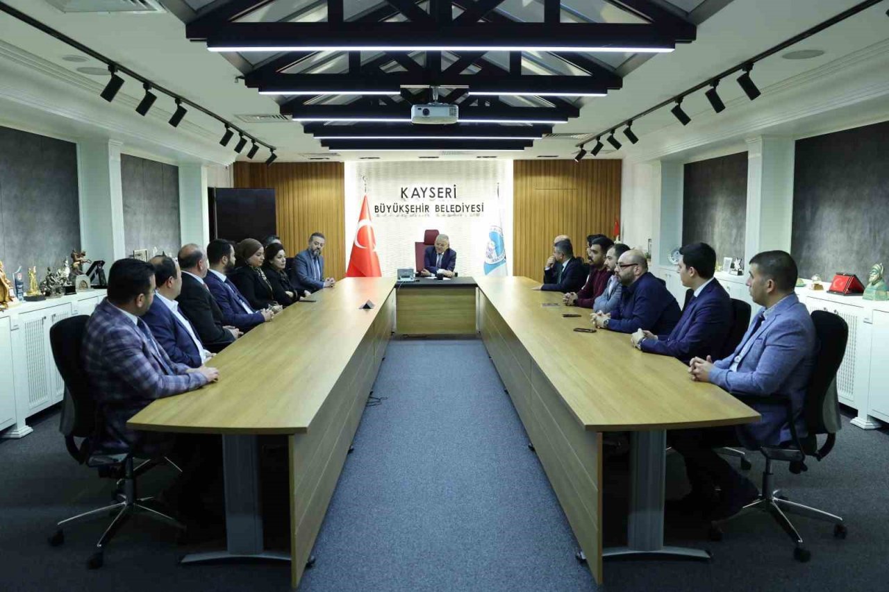 Başkan Büyükkılıç’a AK Parti Kocasinan İlçe Teşkilatının yeni yönetiminden ziyaret