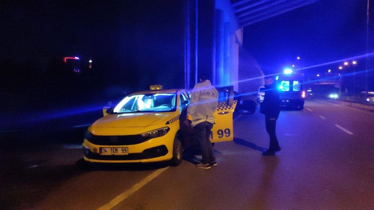 Ticari takside silahla vurulmuş halde bulundu