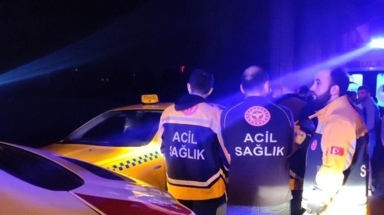 Ticari takside silahla vurulmuş halde bulundu