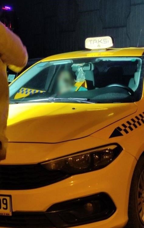 Ticari takside silahla vurulmuş halde bulundu