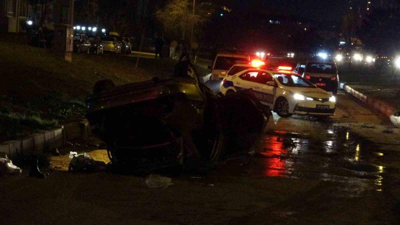 Kütahya’da iki otomobil çarpıştı: 1 ölü, 5 yaralı