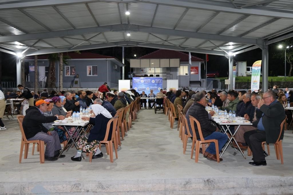 Marmaris’te altıncı iftar sofrası Karaca Mahallesi’nde kuruldu