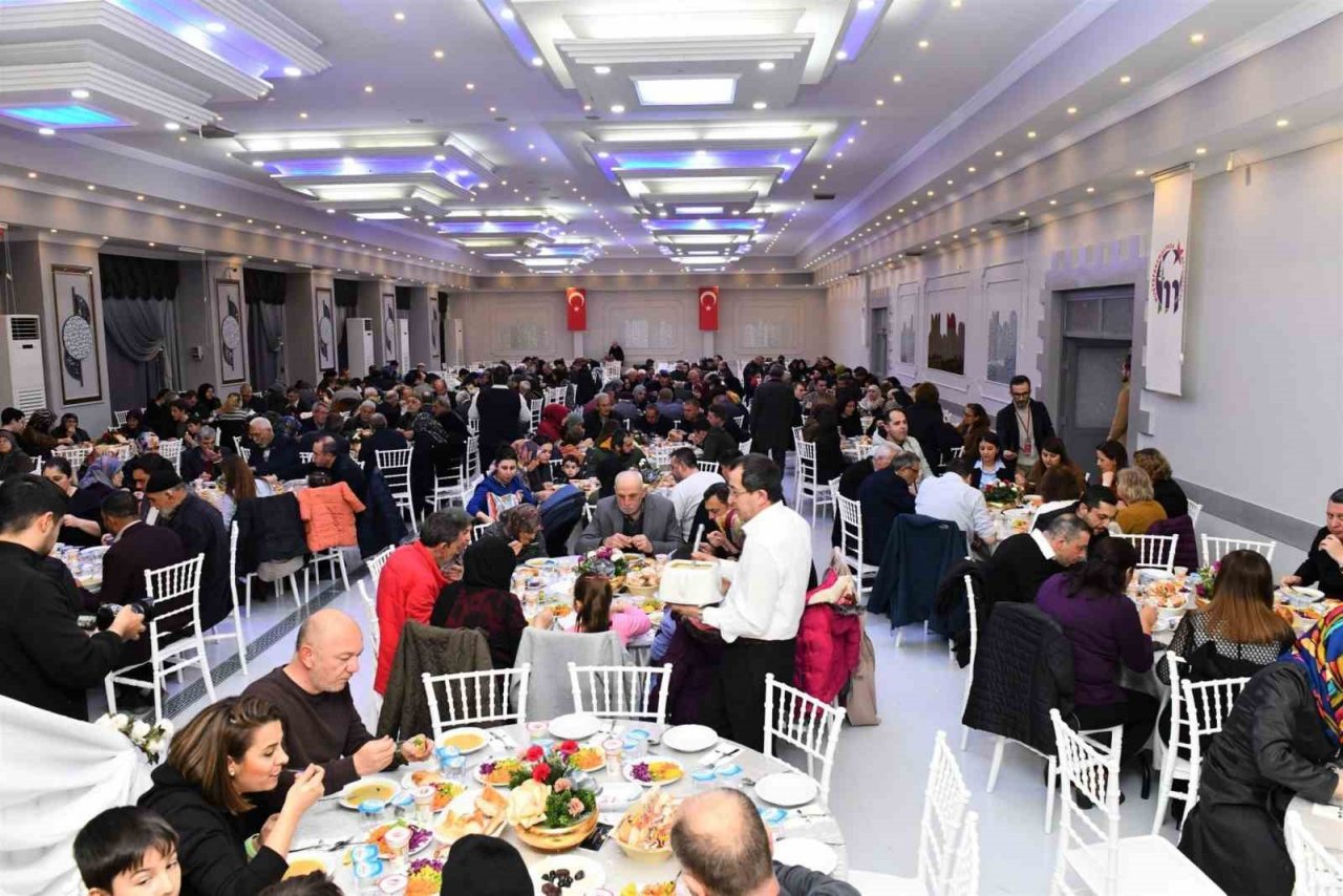 Başkan Kanar, şehit yakınları ve gazi aileleri ile iftar sofrasında buluştu