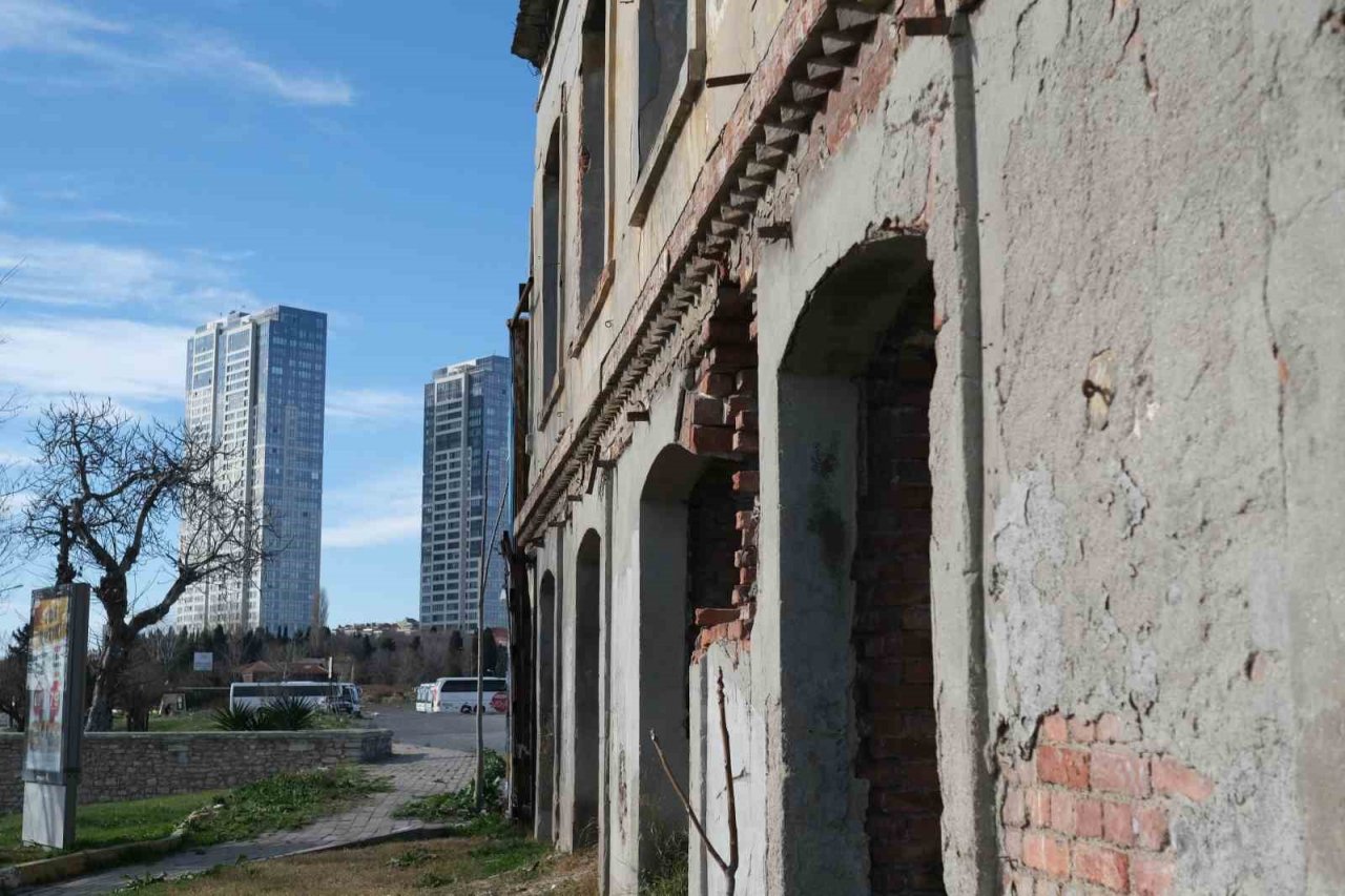 Osmanlı döneminden kalan 135 yıllık fabrika harabeye döndü