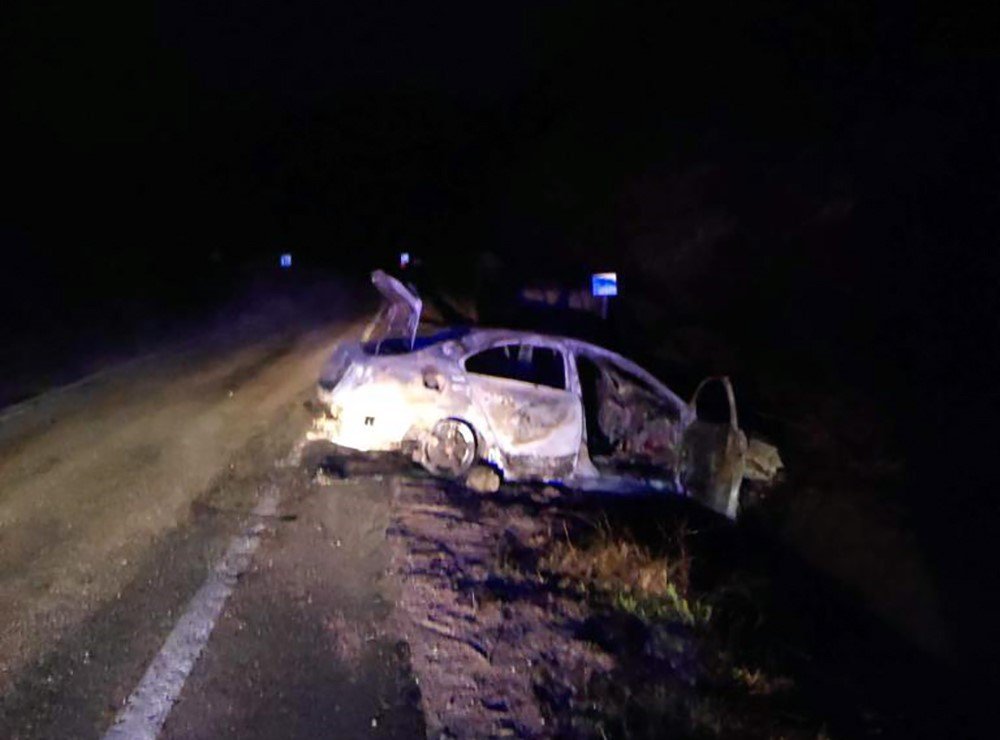 Sinop’ta otomobil seyir halindeyken yandı