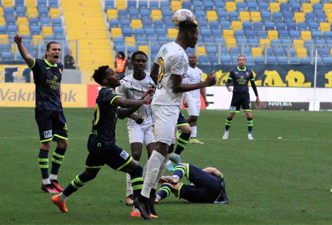 Spor Toto Süper Lig: MKE Ankaragücü: 3 - İstanbulspor: 2 (Maç sonucu)