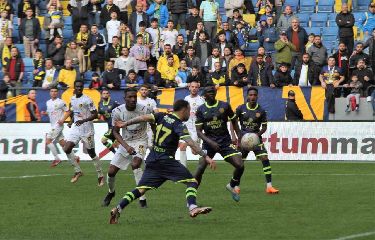 Spor Toto Süper Lig: MKE Ankaragücü: 3 - İstanbulspor: 2 (Maç sonucu)
